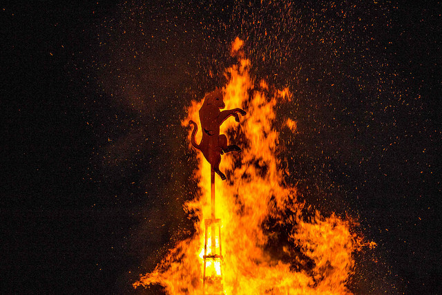 18277252484_3953573bb6_z