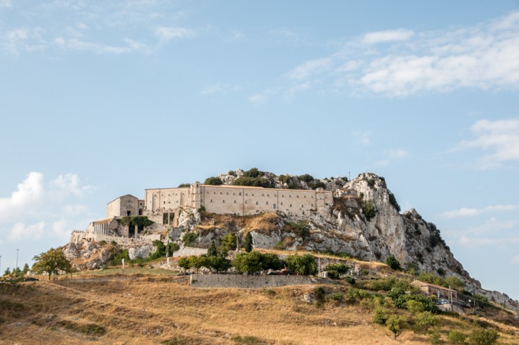 L'eremo di San Pellegrino. - The hermitage of Saint Pellegrino.